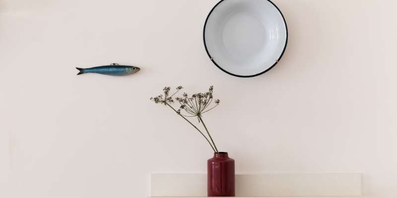 Embracing Minimalism Cafes 16 Home Decor 10 1